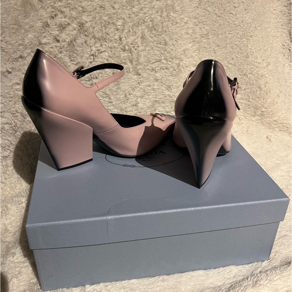 NIB Prada Logo Toe Mary Jane Pump - Picture 3 of 16